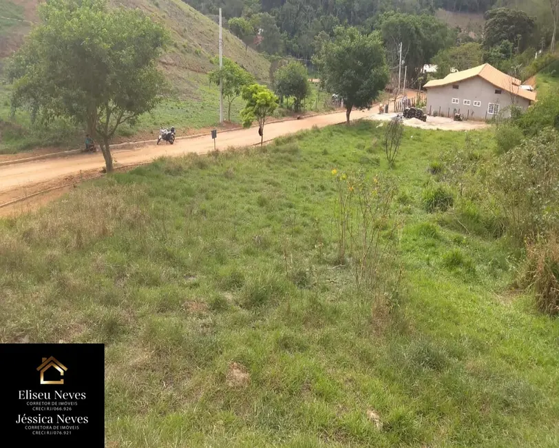 Foto 2 de Terreno / Lote à venda, 848m2 em Paty Do Alferes - RJ