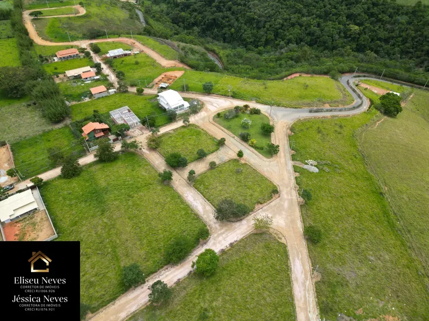 Foto 2 de Terreno / Lote à venda, 571m2 em Paty Do Alferes - RJ