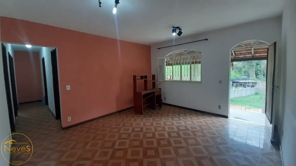 Foto 2 de Casa com 3 quartos à venda, 130m2 em Miguel Pereira - RJ