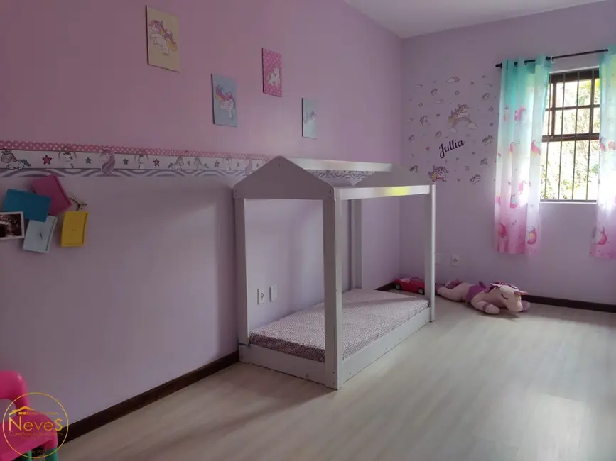 Foto 9 de Casa com 6 quartos à venda, 274m2 em Miguel Pereira - RJ