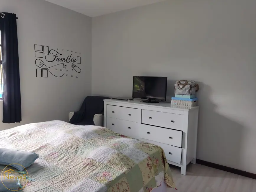 Foto 3 de Casa com 6 quartos à venda, 274m2 em Miguel Pereira - RJ