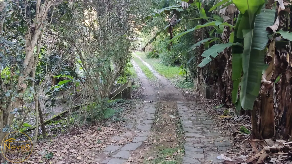 Sítio / Rancho com 3 quartos à venda, 412m2 em Paty Do Alferes - RJ - imagem 3 Foto 3 de Sítio / Rancho com 3 quartos à venda, 412m2 em Paty Do Alferes - RJ