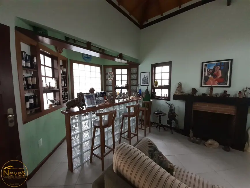 Casa com 5 quartos à venda, 350m2 em Miguel Pereira - RJ - imagem 7 Foto 7 de Casa com 5 quartos à venda, 350m2 em Miguel Pereira - RJ