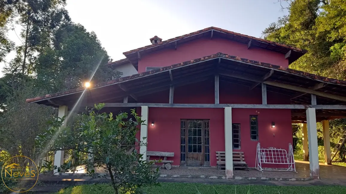 Foto 2 de Sítio / Rancho com 4 quartos à venda, 250m2 em Paty Do Alferes - RJ