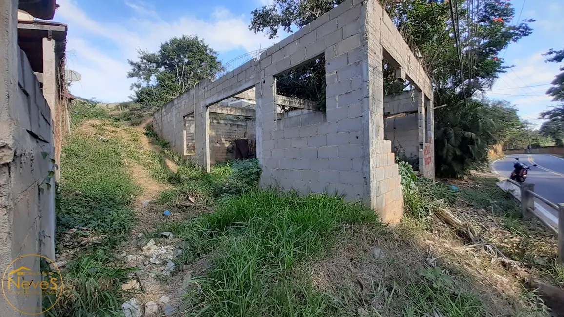 Foto 1 de Terreno / Lote à venda, 421m2 em Paty Do Alferes - RJ