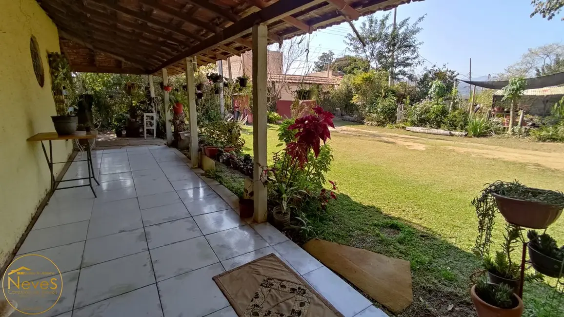 Foto 3 de Casa com 6 quartos à venda, 221m2 em Miguel Pereira - RJ