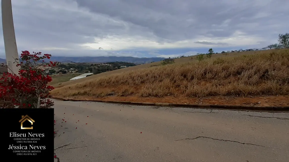 Foto 2 de Terreno / Lote à venda, 606m2 em Paty Do Alferes - RJ