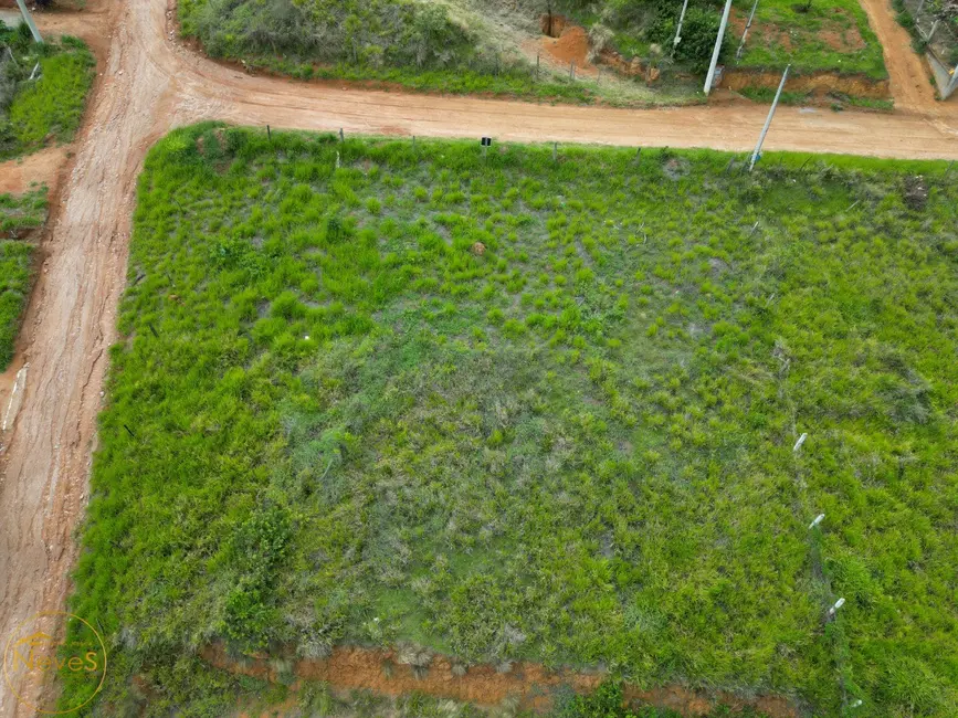 Foto 1 de Terreno / Lote à venda, 618m2 em Paty Do Alferes - RJ