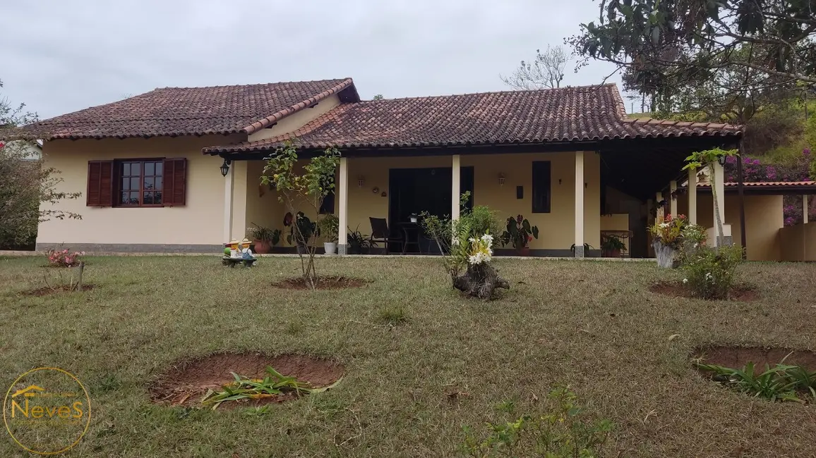 Foto 1 de Casa com 3 quartos à venda, 180m2 em Paty Do Alferes - RJ