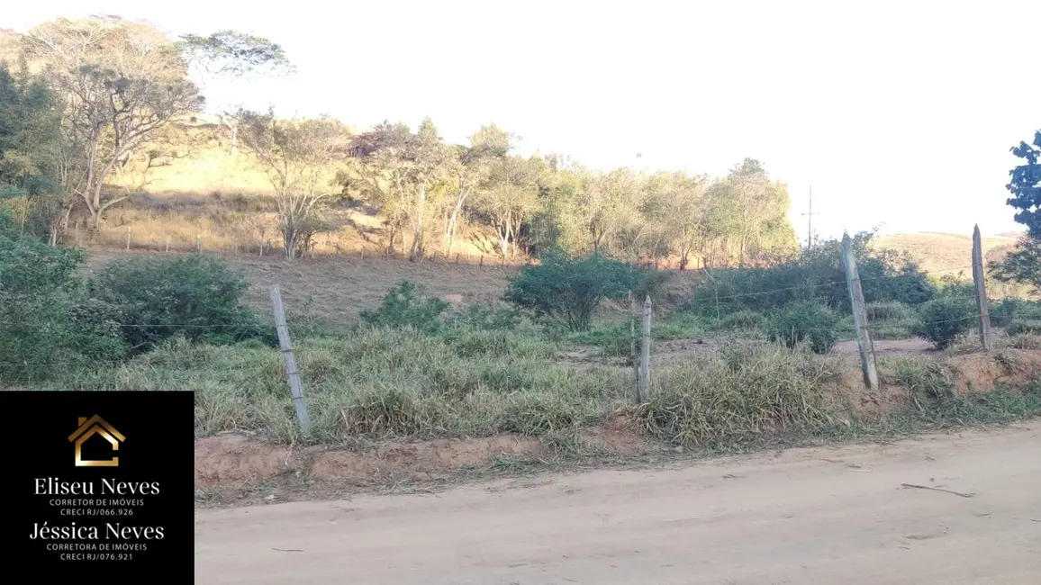 Foto 4 de Terreno / Lote à venda, 1760m2 em Paty Do Alferes - RJ