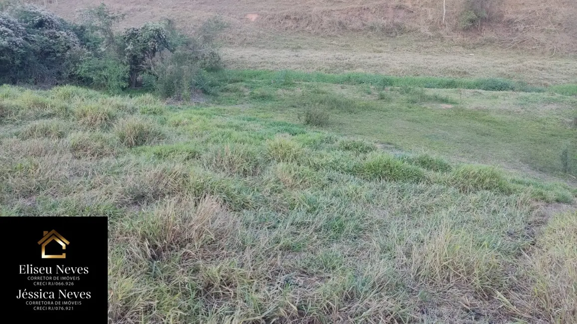 Foto 3 de Terreno / Lote à venda, 1760m2 em Paty Do Alferes - RJ