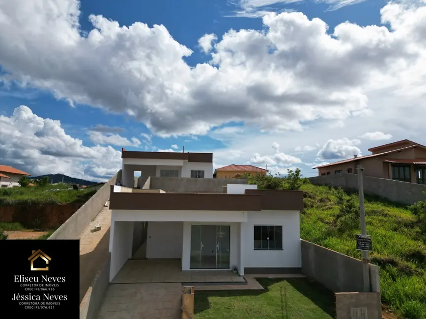 Foto 1 de Casa com 2 quartos à venda, 94m2 em Paty Do Alferes - RJ