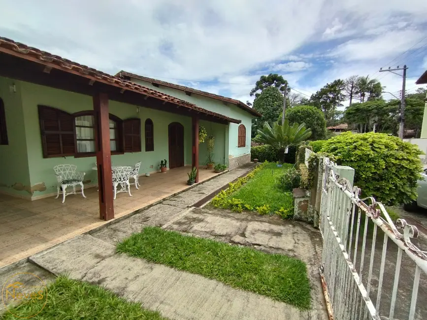 Casa com 3 quartos à venda, 269m2 em Miguel Pereira - RJ - imagem 2 Foto 2 de Casa com 3 quartos à venda, 269m2 em Miguel Pereira - RJ