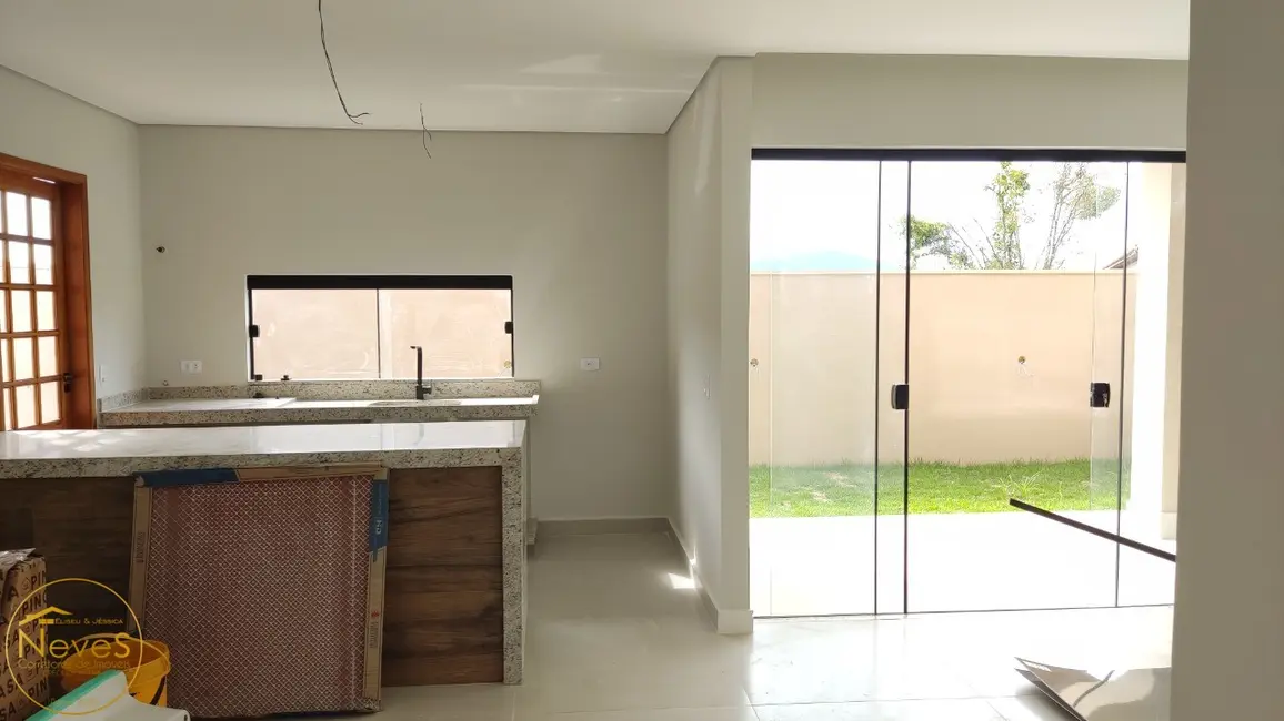 Casa com 3 quartos à venda, 149m2 em Miguel Pereira - RJ - imagem 8 Foto 8 de Casa com 3 quartos à venda, 149m2 em Miguel Pereira - RJ