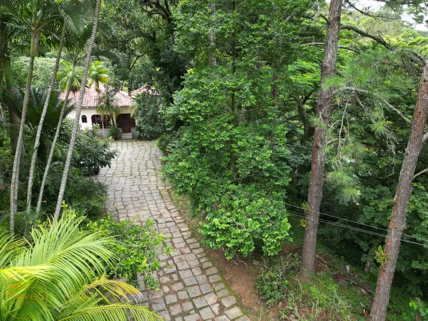 Sítio / Rancho com 9 quartos à venda, 600m2 em Miguel Pereira - RJ - imagem 3 Foto 3 de Sítio / Rancho com 9 quartos à venda, 600m2 em Miguel Pereira - RJ