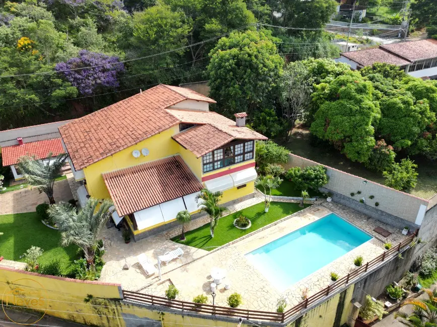 Casa com 5 quartos à venda, 300m2 em Centro, Miguel Pereira - RJ - imagem 1 Foto 1 de Casa com 5 quartos à venda, 300m2 em Centro, Miguel Pereira - RJ