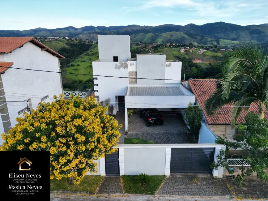 Foto 1 de Casa com 3 quartos à venda, 240m2 em Paty Do Alferes - RJ