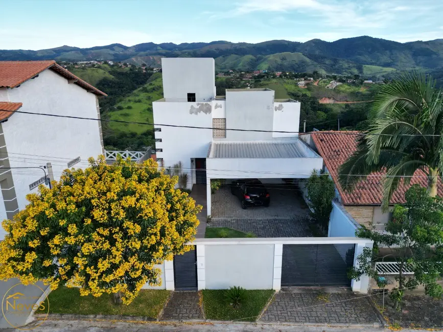 Foto 1 de Casa com 3 quartos à venda, 240m2 em Paty Do Alferes - RJ