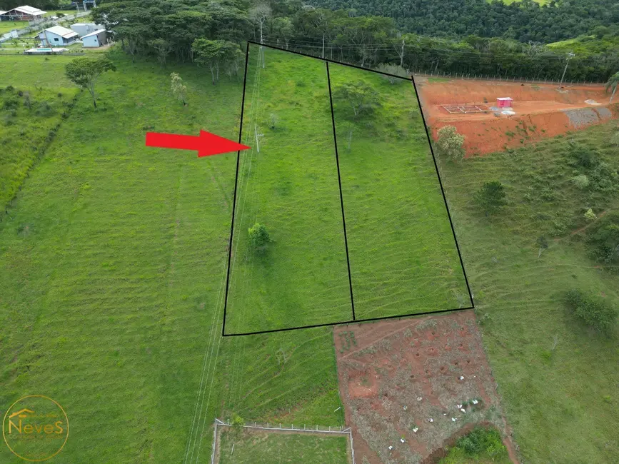 Foto 1 de Terreno / Lote à venda, 2562m2 em Paty Do Alferes - RJ