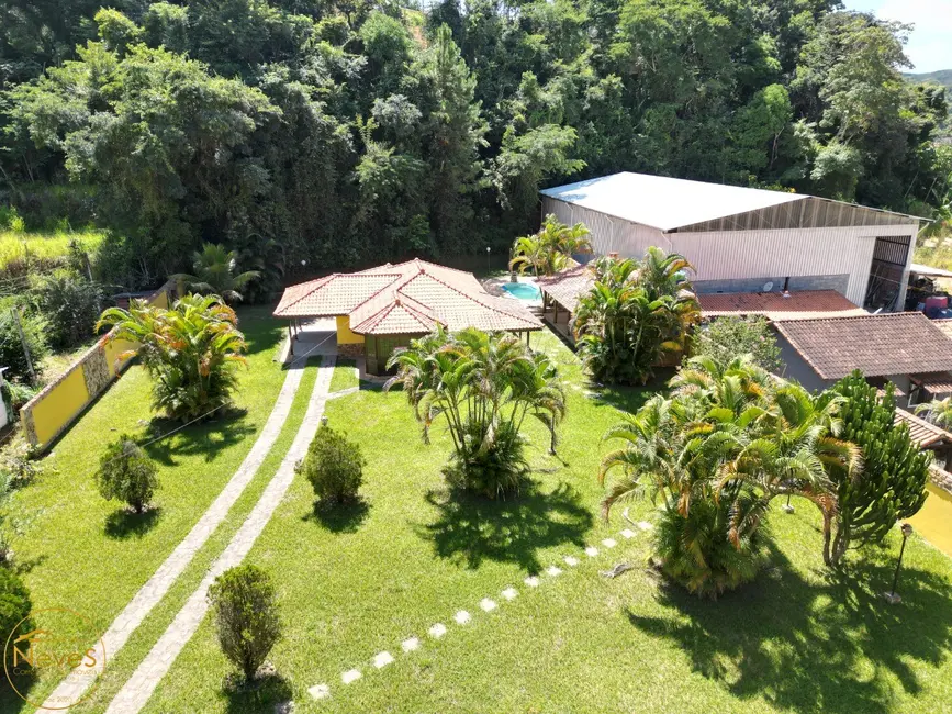 Casa com 3 quartos à venda, 187m2 em Paty Do Alferes - RJ - imagem 2 Foto 2 de Casa com 3 quartos à venda, 187m2 em Paty Do Alferes - RJ