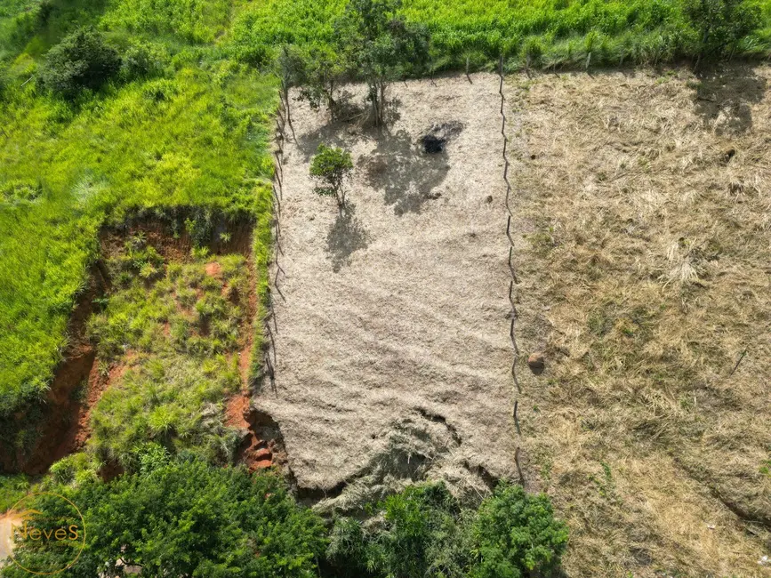 Foto 1 de Terreno / Lote à venda, 751m2 em Paty Do Alferes - RJ