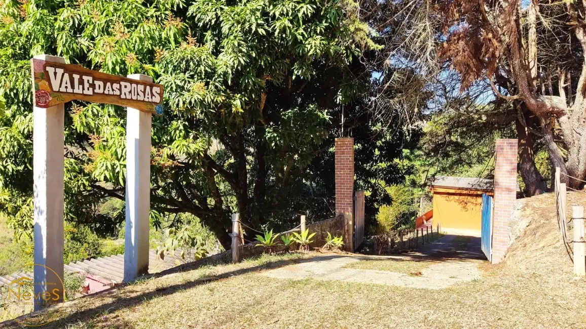 Foto 3 de Sítio / Rancho com 6 quartos à venda, 210m2 em Paty Do Alferes - RJ