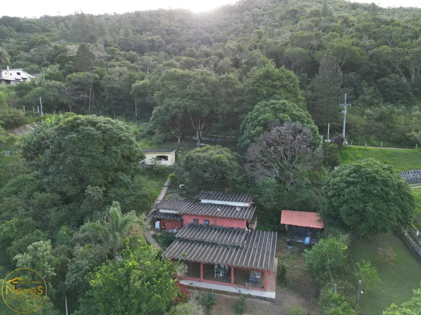 Foto 1 de Sítio / Rancho com 6 quartos à venda, 210m2 em Paty Do Alferes - RJ