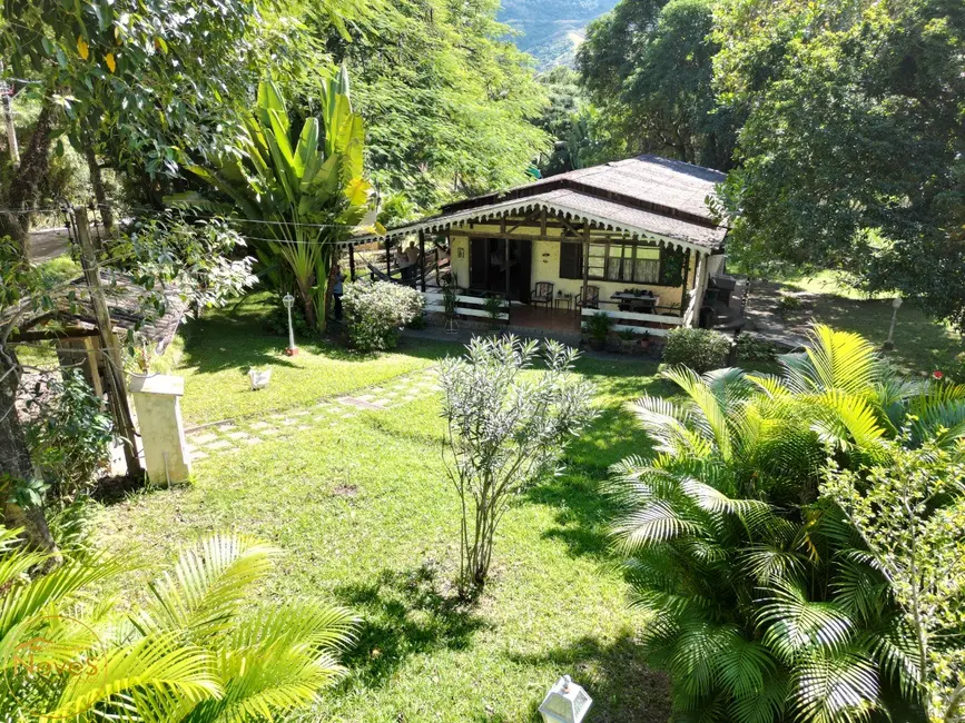Foto 2 de Casa com 4 quartos à venda, 500m2 em Miguel Pereira - RJ
