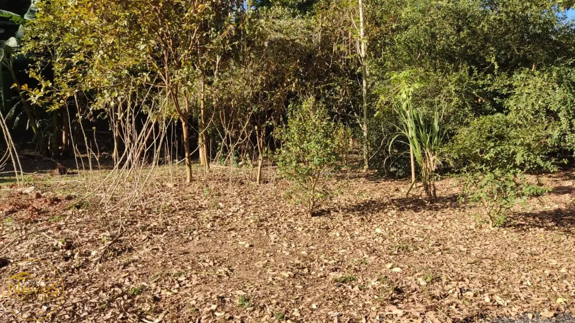 Foto 2 de Terreno / Lote à venda, 813m2 em Paty Do Alferes - RJ