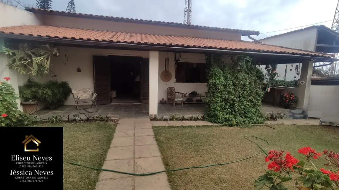 Foto 3 de Casa com 4 quartos à venda, 234m2 em Paty Do Alferes - RJ