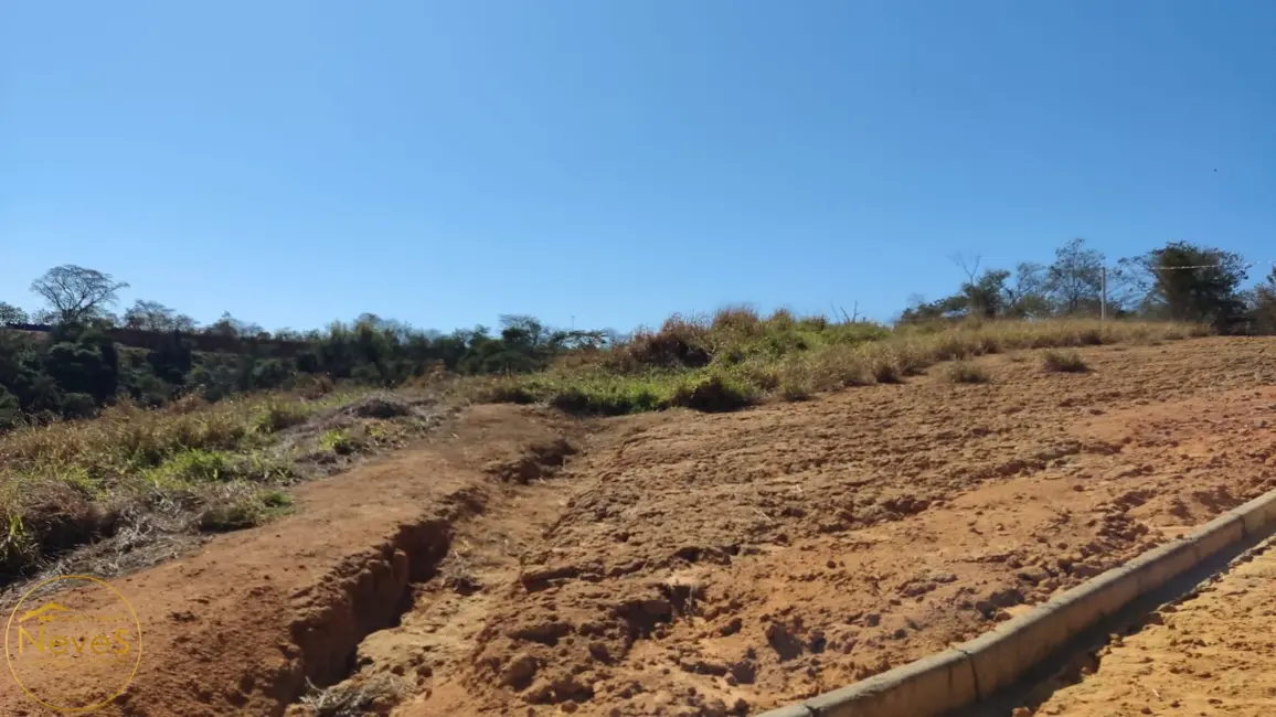 Foto 2 de Terreno / Lote à venda, 934m2 em Paty Do Alferes - RJ