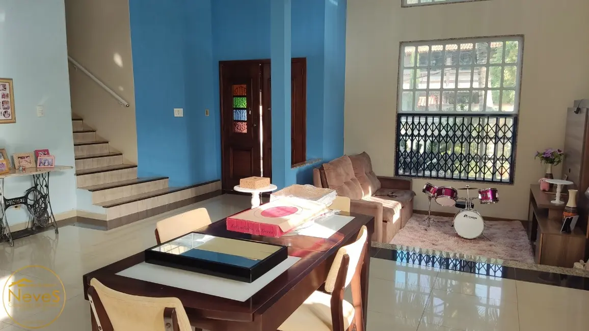 Foto 9 de Casa com 4 quartos à venda, 262m2 em Paty Do Alferes - RJ