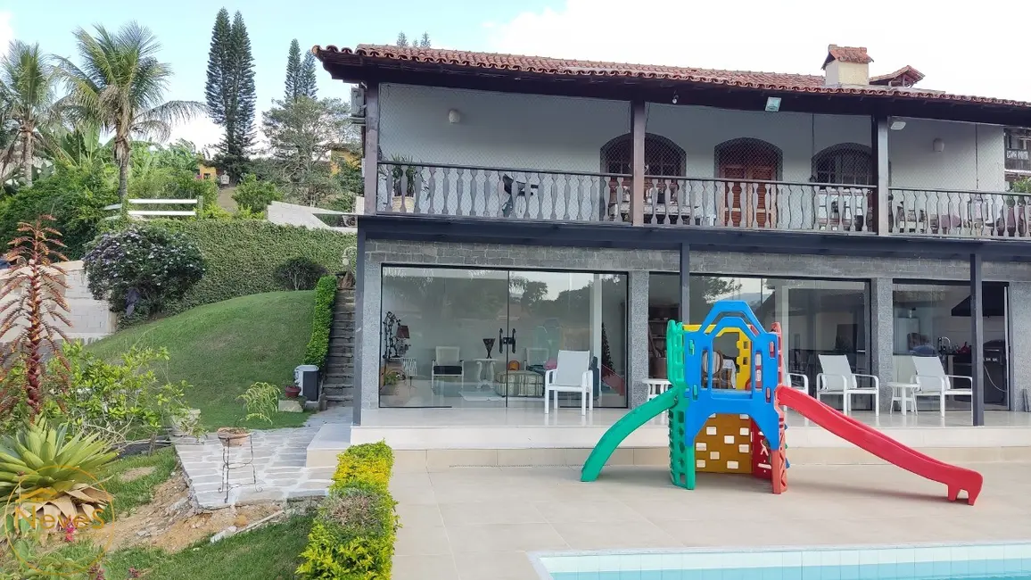 Foto 2 de Casa com 4 quartos à venda, 278m2 em Miguel Pereira - RJ