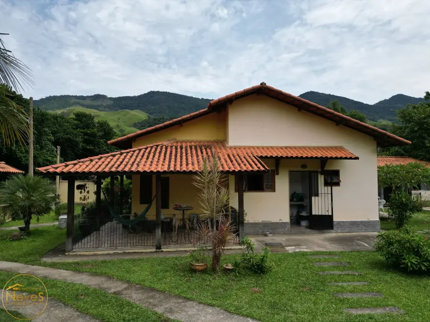 Casa com 3 quartos à venda, 150m2 em Miguel Pereira - RJ - imagem 2 Foto 2 de Casa com 3 quartos à venda, 150m2 em Miguel Pereira - RJ
