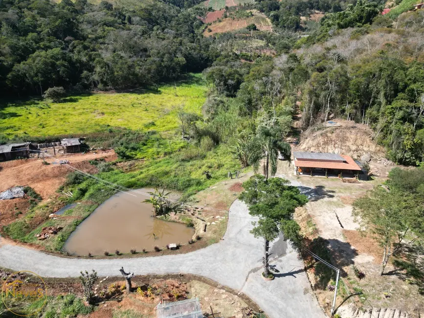Foto 1 de Sítio / Rancho com 2 quartos à venda, 80m2 em Paty Do Alferes - RJ