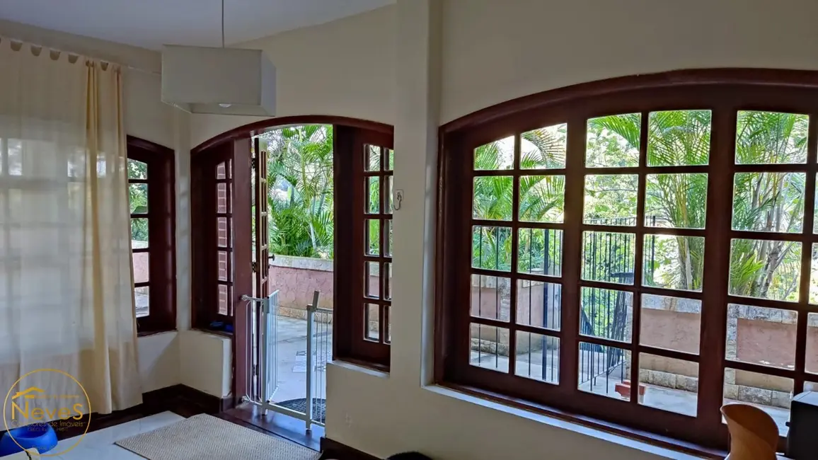 Foto 3 de Casa com 4 quartos à venda, 160m2 em Paty Do Alferes - RJ