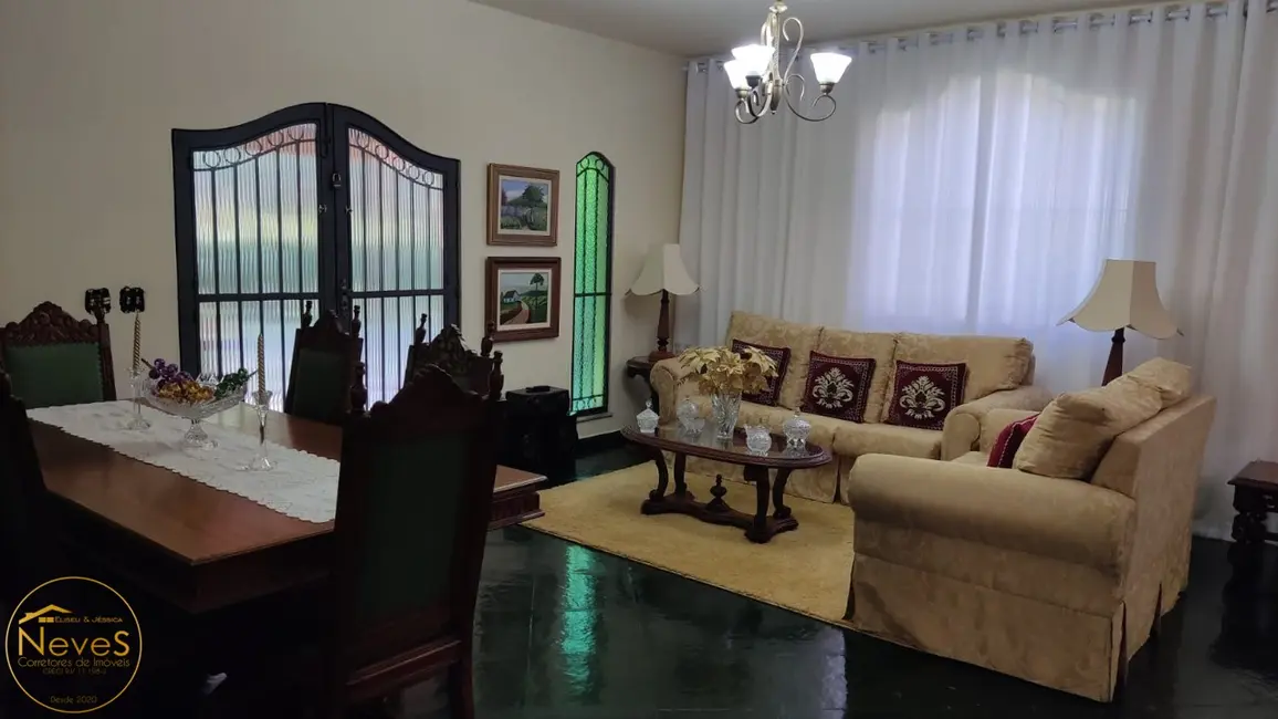 Casa com 3 quartos à venda, 254m2 em Paty Do Alferes - RJ - imagem 4 Foto 4 de Casa com 3 quartos à venda, 254m2 em Paty Do Alferes - RJ