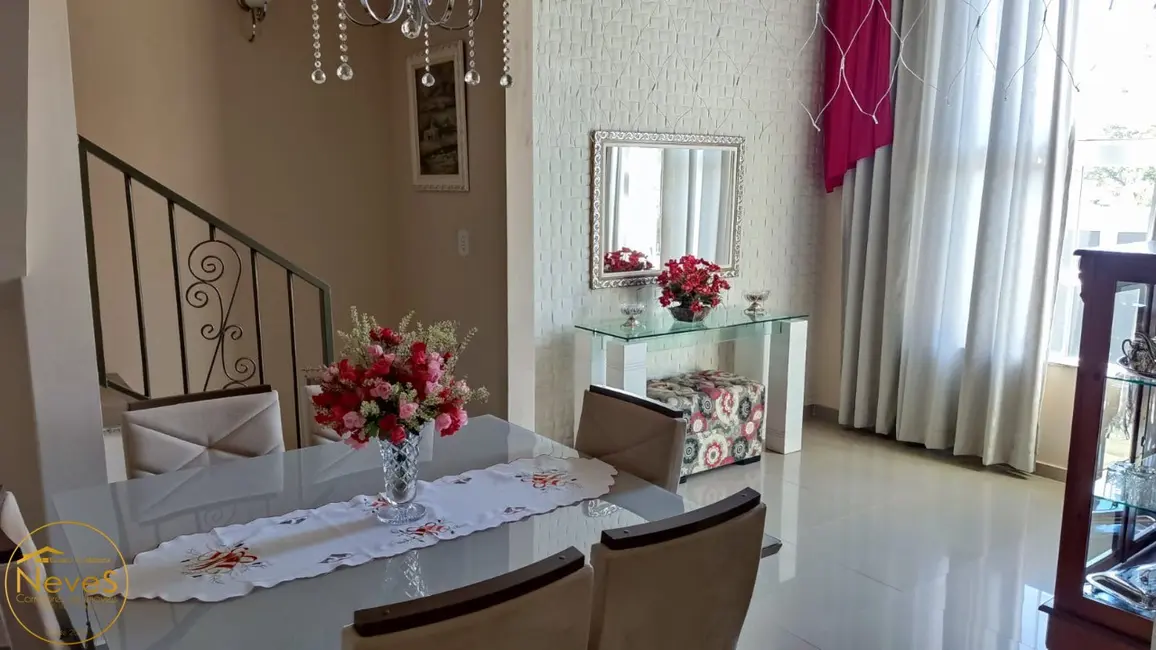 Foto 3 de Casa com 2 quartos à venda, 122m2 em Miguel Pereira - RJ