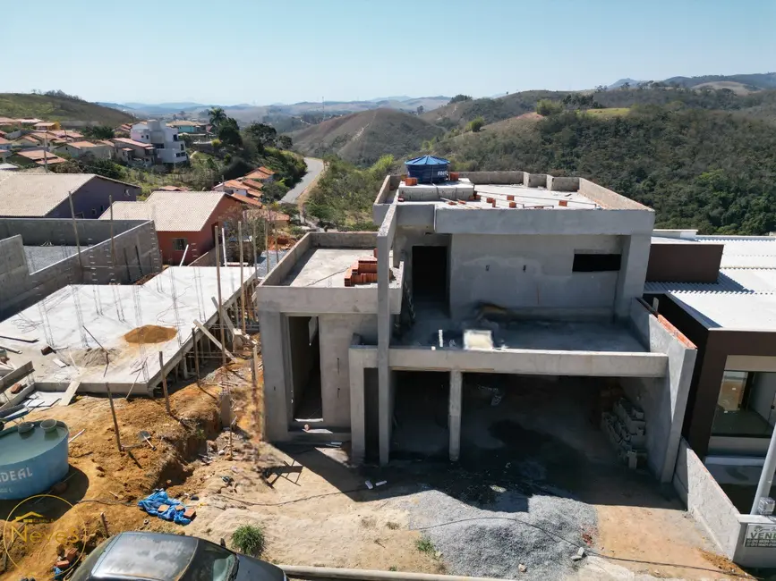 Casa com 3 quartos à venda, 241m2 em Paty Do Alferes - RJ - imagem 1 Foto 1 de Casa com 3 quartos à venda, 241m2 em Paty Do Alferes - RJ