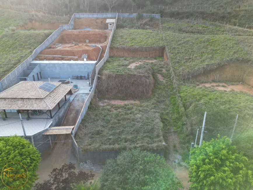 Foto 3 de Terreno / Lote à venda, 1400m2 em Paty Do Alferes - RJ