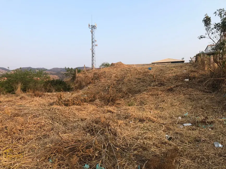 Foto 3 de Terreno / Lote à venda, 682m2 em Paty Do Alferes - RJ