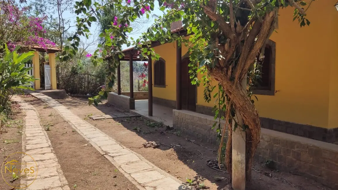 Foto 3 de Sítio / Rancho com 3 quartos à venda, 272m2 em Paty Do Alferes - RJ