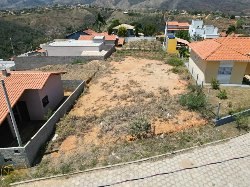 Foto 1 de Terreno / Lote à venda, 375m2 em Paty Do Alferes - RJ