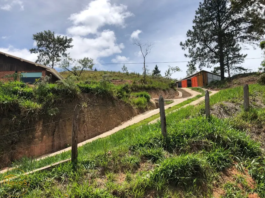 Casa com 2 quartos à venda, 150m2 em Miguel Pereira - RJ - imagem 6 Foto 6 de Casa com 2 quartos à venda, 150m2 em Miguel Pereira - RJ