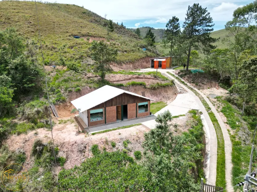 Casa com 2 quartos à venda, 150m2 em Miguel Pereira - RJ - imagem 1 Foto 1 de Casa com 2 quartos à venda, 150m2 em Miguel Pereira - RJ