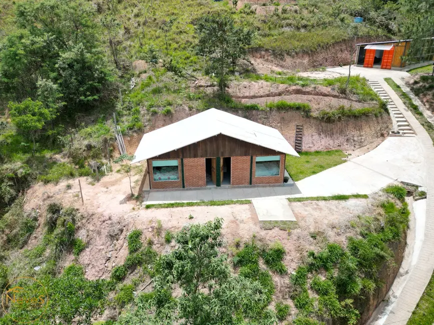 Casa com 2 quartos à venda, 150m2 em Miguel Pereira - RJ - imagem 4 Foto 4 de Casa com 2 quartos à venda, 150m2 em Miguel Pereira - RJ