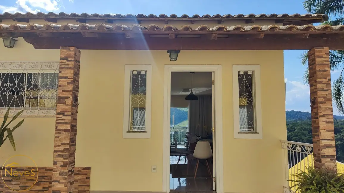 Foto 4 de Casa com 4 quartos à venda, 212m2 em Miguel Pereira - RJ