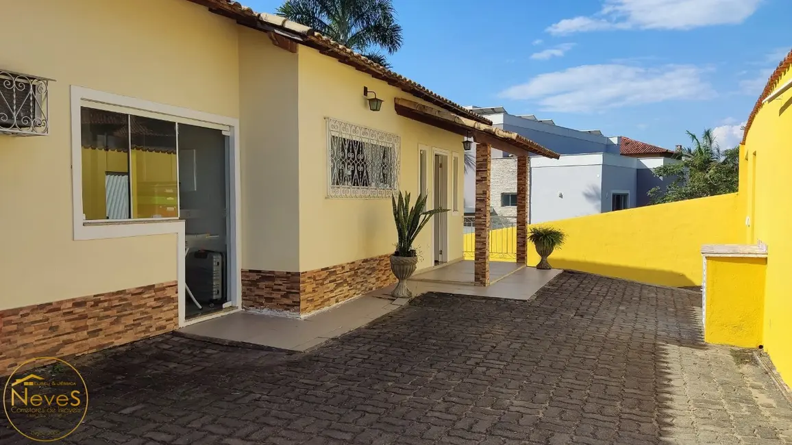 Foto 2 de Casa com 4 quartos à venda, 212m2 em Miguel Pereira - RJ