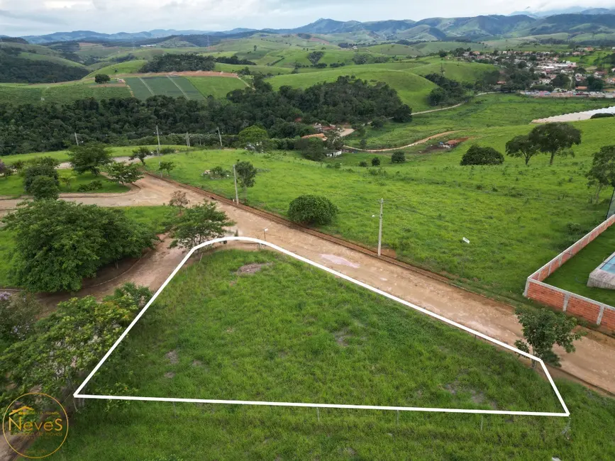 Foto 1 de Terreno / Lote à venda, 615m2 em Paty Do Alferes - RJ