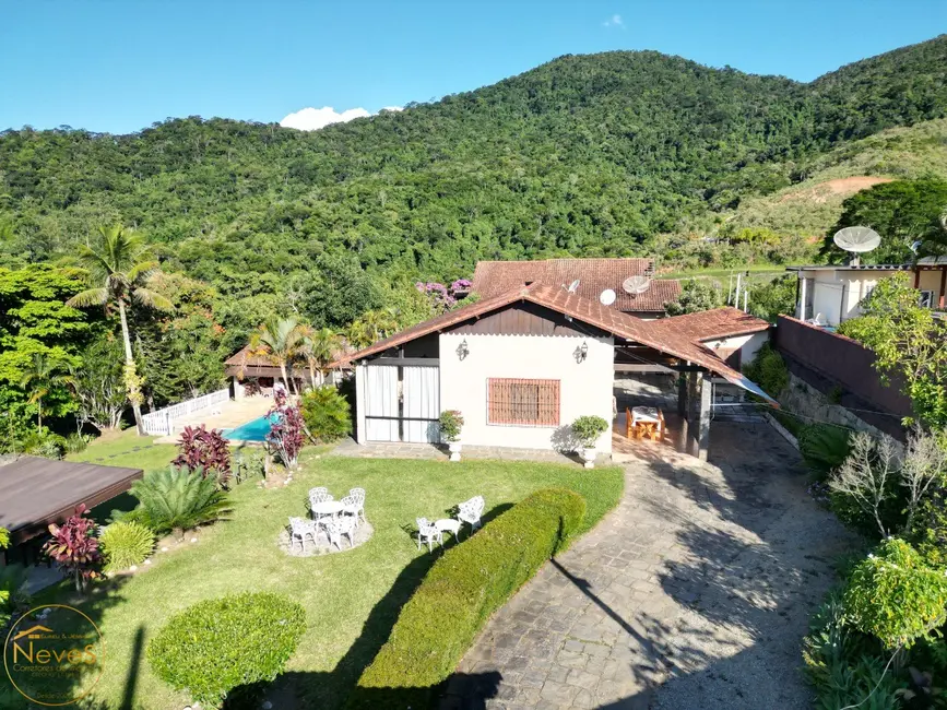 Casa com 5 quartos à venda, 250m2 em Miguel Pereira - RJ - imagem 4 Foto 4 de Casa com 5 quartos à venda, 250m2 em Miguel Pereira - RJ